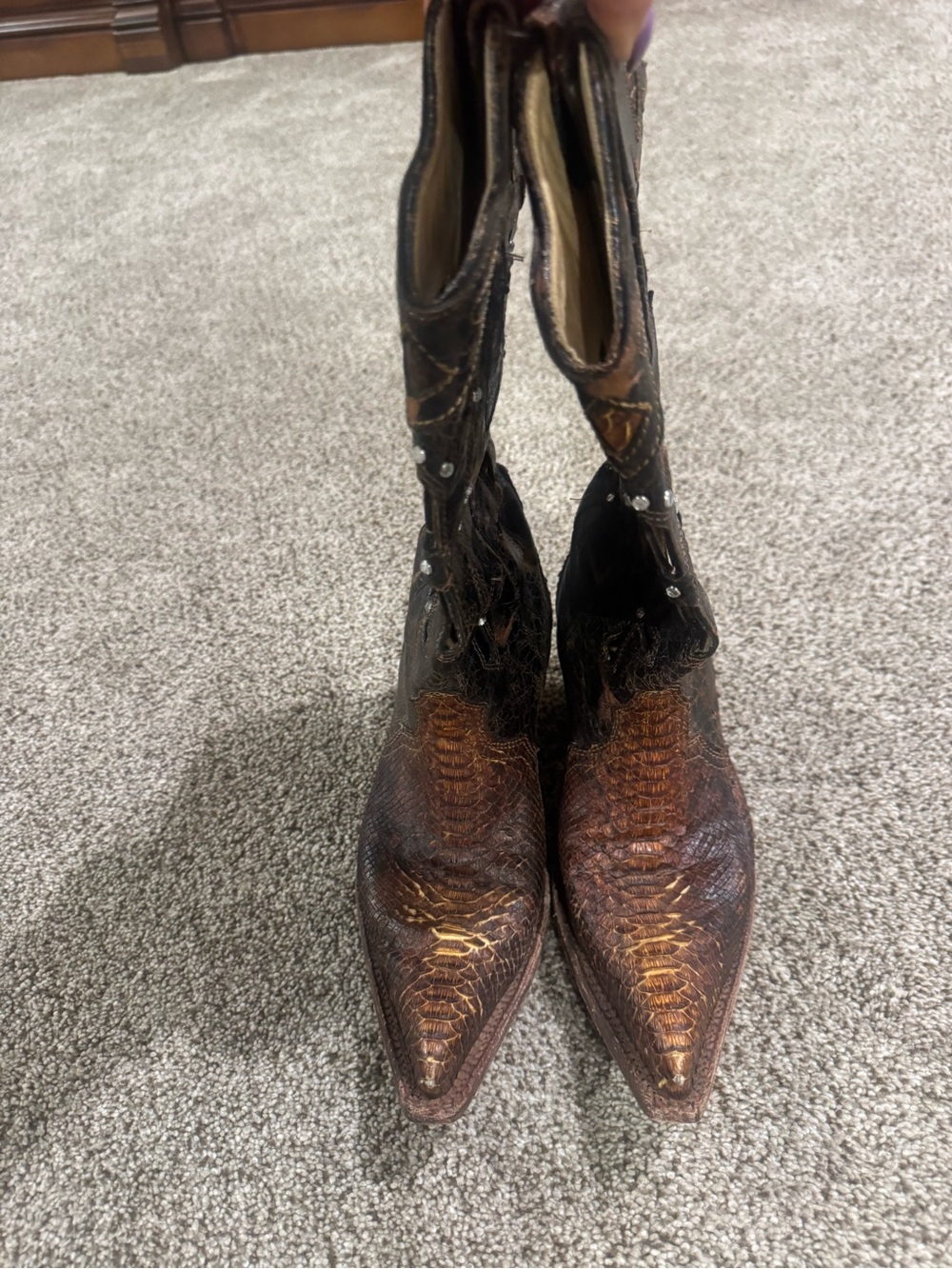 Women's Brown Embossed Pointed-Toe Lace-Up Boots